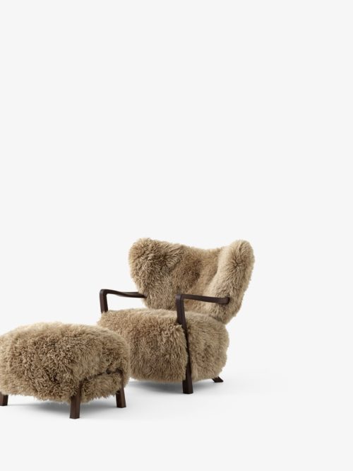 Wulff-ATD2-in-Walnut-w.-Sheepskin-Honey-50mm-I-Pouf-ATD3-in-Walnut-w.-Sheepskin-Honey-50mm–1200×1600